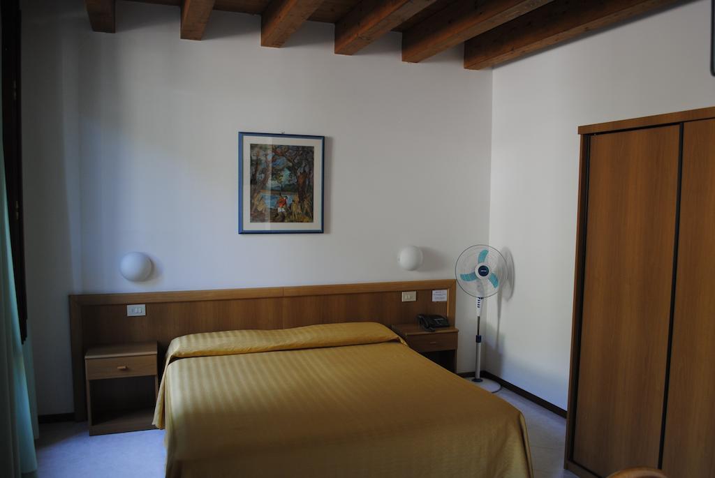 Hotel Tiziana Garni Gargnano Δωμάτιο φωτογραφία